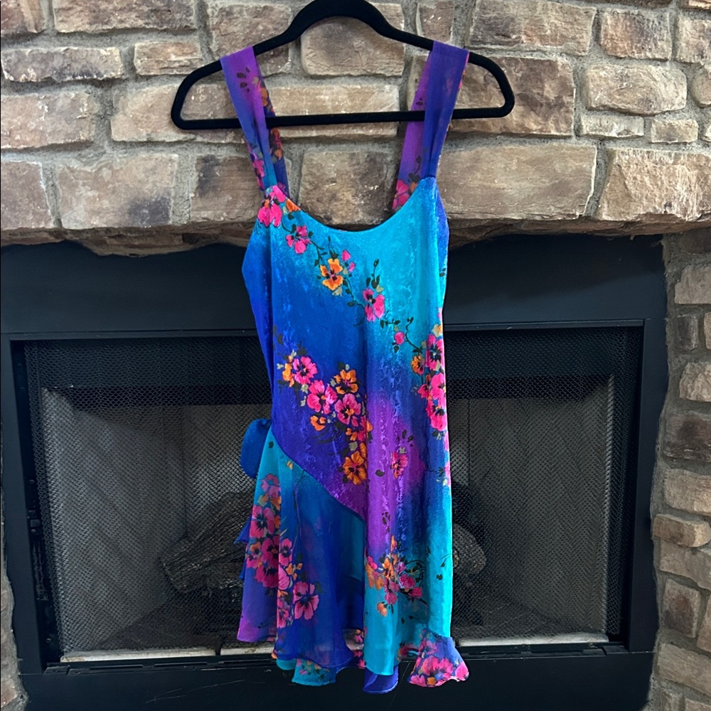 Circa 2000 Floral Blue and Purple Nightie. Small